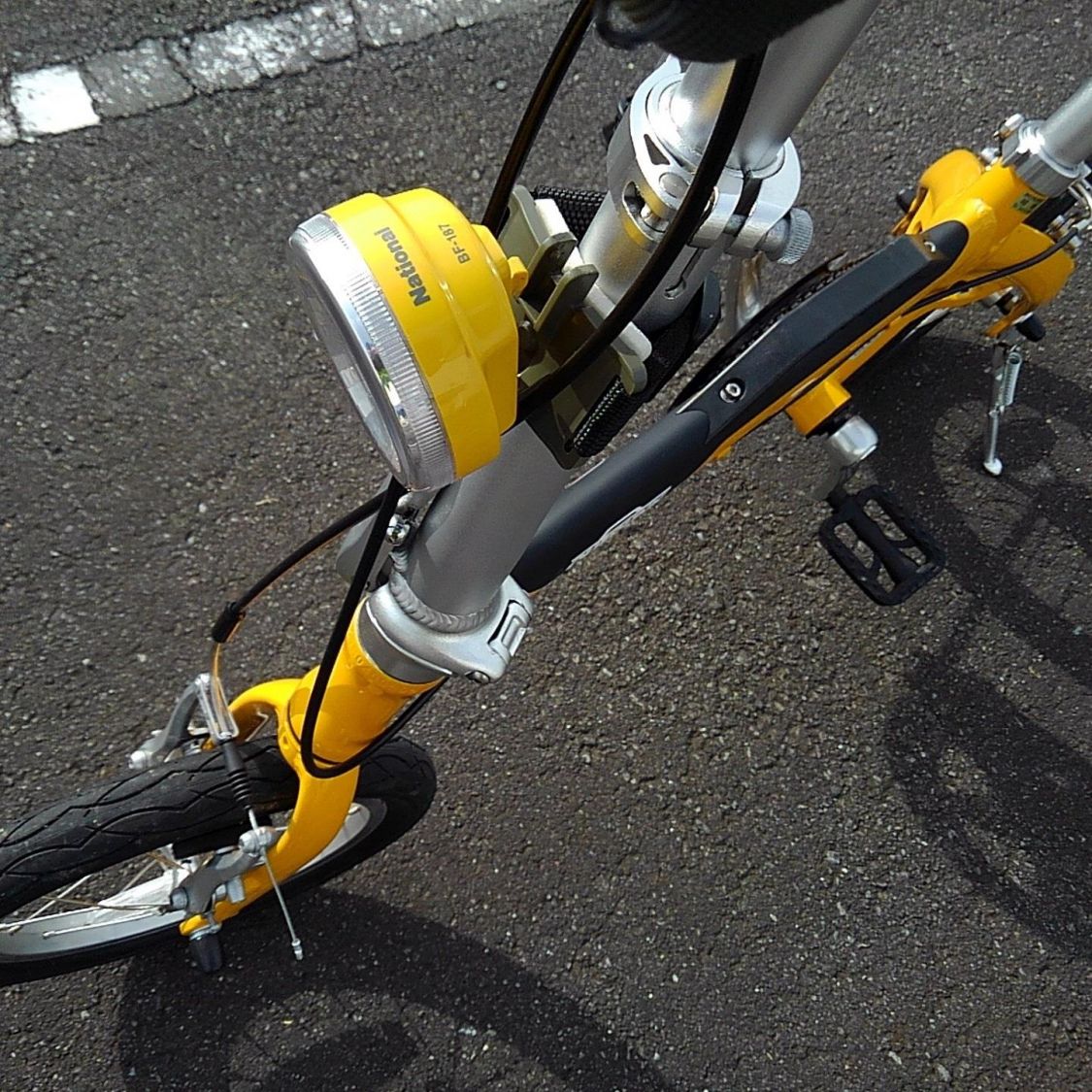 折りたためない… (￣▽￣;) 折り畳み自転車「 OUTRUNK 」です。［読者