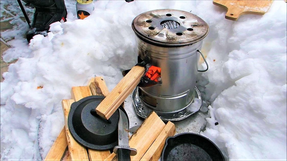 雪と焚き火 缶ストーブとcolemanファイヤーディスクプラス 01 21