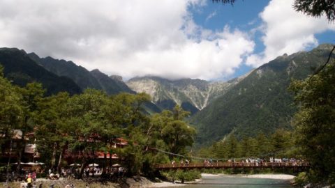 ただテントを張ってボーっとしていても登山家気分？イチオシキャンプ場