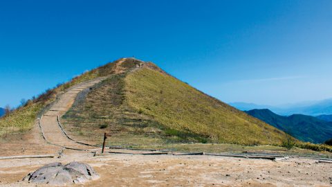 【のんびりローカル線で行く絶景低山の旅】ＪＲ小海線・飯盛山（山梨県）