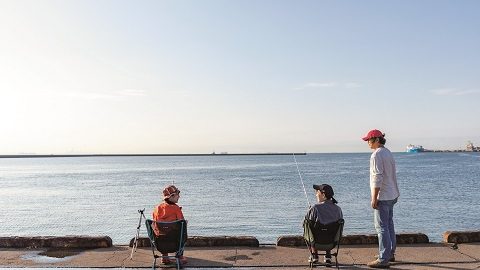 海釣り初心者の女子と「防波堤釣り」へ！必要な道具と３つの釣り方