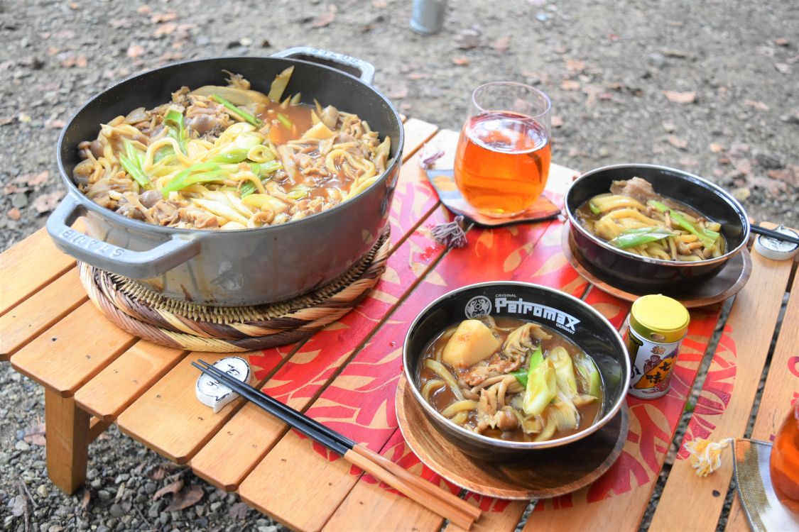 芋煮の〆カレーうどん 読者投稿記事 料理 レシピ Be Pal キャンプ アウトドア 自然派生活の情報源ビーパル