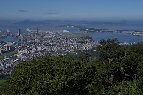 クスノキ原始林と展望抜群の山。立花山と三日月山（福岡県）の2座を縦走！