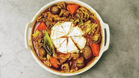 クセになるおいしさ！アウトドアで食べたいチーズカレー鍋