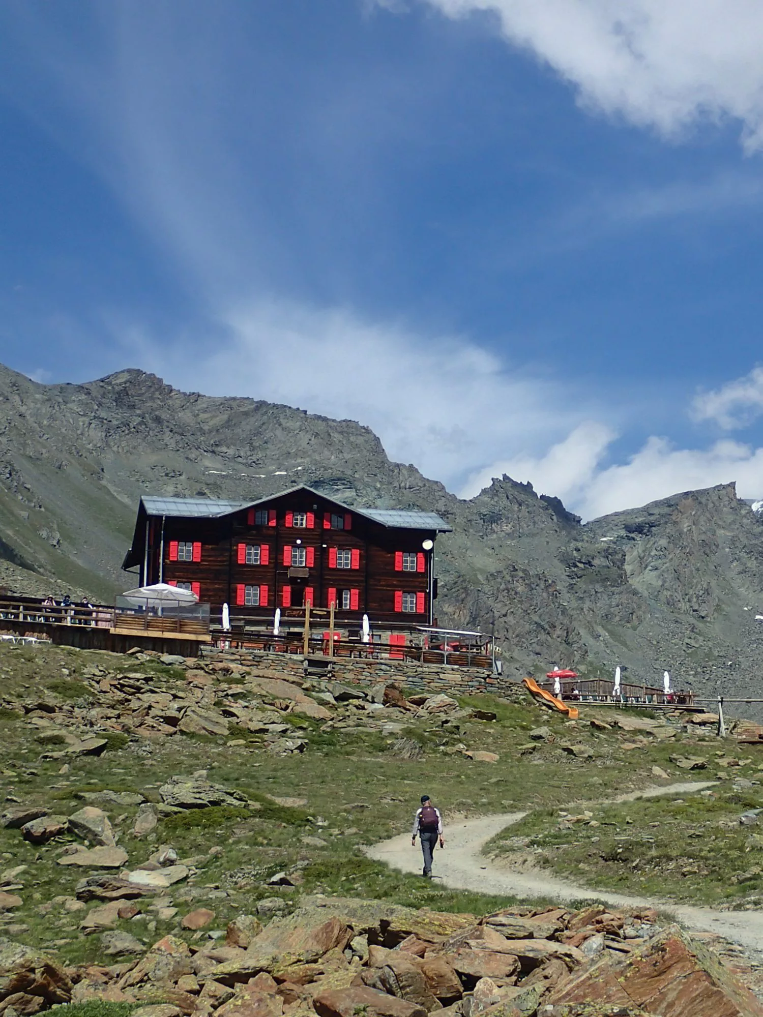 まるでホテル級 スイスで初めて山小屋に泊まるなら 至れり尽くせりの フルアルプ小屋 へ 山 ハイキング クライミング Be Pal キャンプ アウトドア 自然派生活の情報源ビーパル