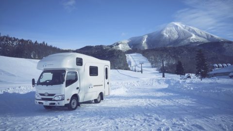 「星野リゾート アルツ磐梯」で車中泊はいかが？“かまくら”がコンセプトのキャンピングカー