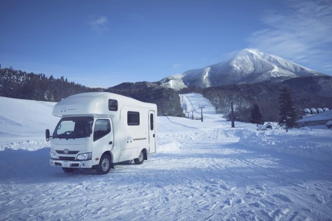 「星野リゾート アルツ磐梯」で車中泊はいかが？“かまくら”がコンセプトのキャンピングカー