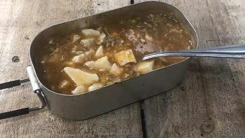 キャンプで食べる中華は美味！ メスティンで作れちゃう超本格「麻婆豆腐」の作り方