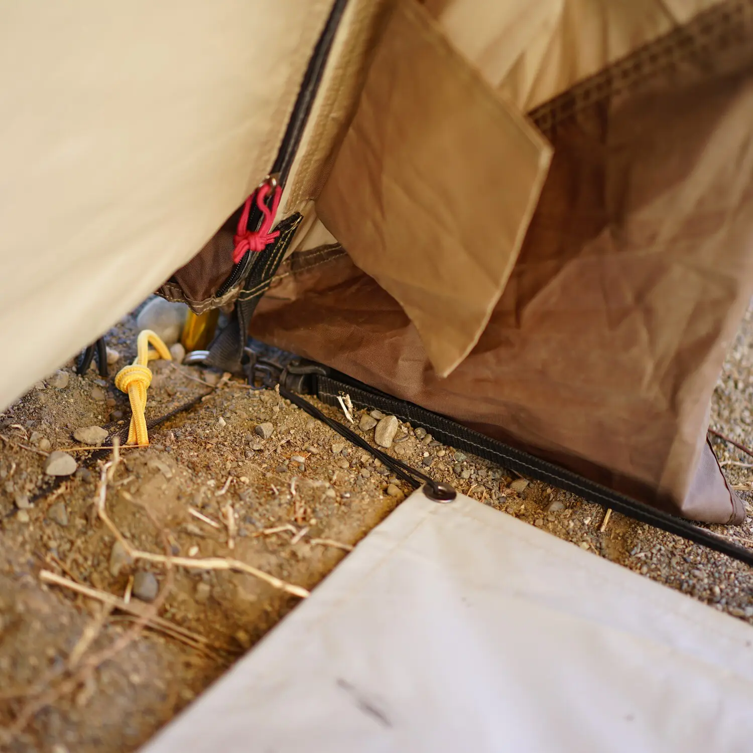 テントの下に敷くシートならこれ！グランドシートおすすめ3選 | マット 【BE-PAL】キャンプ、アウトドア、自然派生活の情報源ビーパル