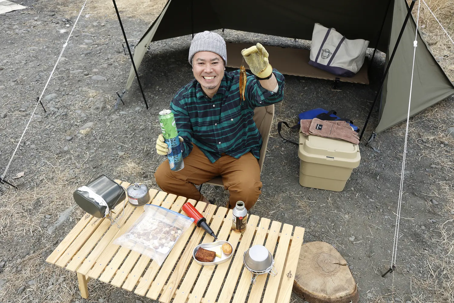 身近な道具で「ミニマム燻製」が作れるぞ！ソロキャンの密かな楽しみ見