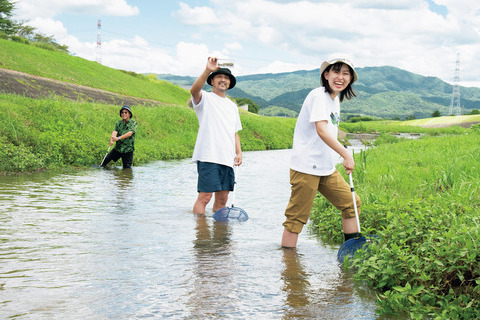 大人での楽しめる川遊び「ガサガサ」の方法とは？