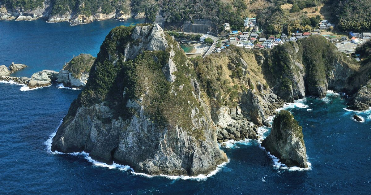 海抜０ｍから天空の絶景へ駆け上がる西伊豆 烏帽子山 トレッキングルートが面白い 日本の旅 Be Pal キャンプ アウトドア 自然派生活の情報源ビーパル