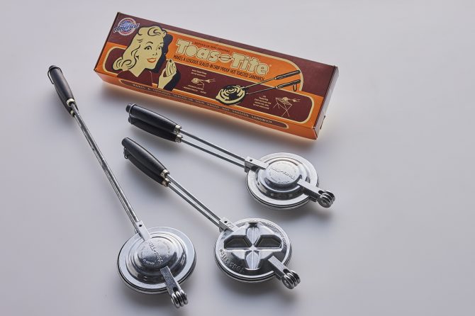 1950年代アメリカのまん丸ホットサンド器が復刻！レトロで可愛いっ