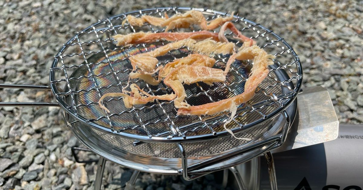 ユニフレームのミニロースターが便利すぎ！シングルバーナーで焼き網が