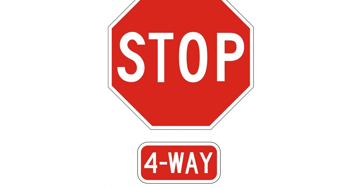 アメリカによくある交差点「4-way stop」。その精神だけでも日本に導入できないだろうか？