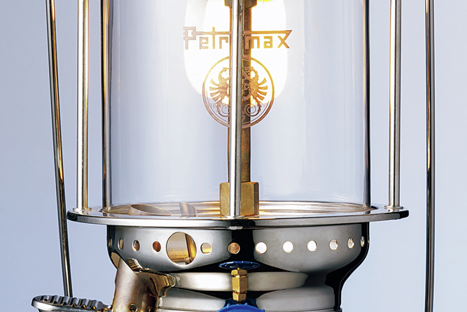 加圧式灯油ランタンを生んだドイツの古豪「ペトロマックス」の歴史に 