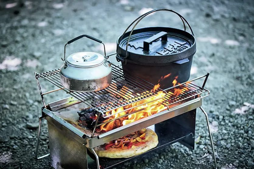 焚き火で使える鍋おすすめ6選。家庭用との違いや鍋の選び方も解説