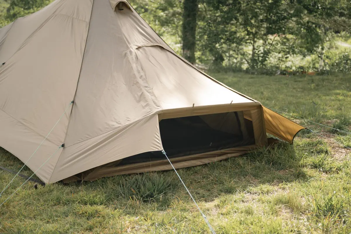 ほぼ日が手がけるワンポール型テント「コハク」の全貌が明らかになった！ | テント 【BE-PAL】キャンプ、アウトドア、自然派生活の情報源ビーパル