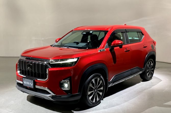 アンダー250万円の箱系SUV！新型「ホンダ WR-V」はソト遊びグルマの有力候補だ