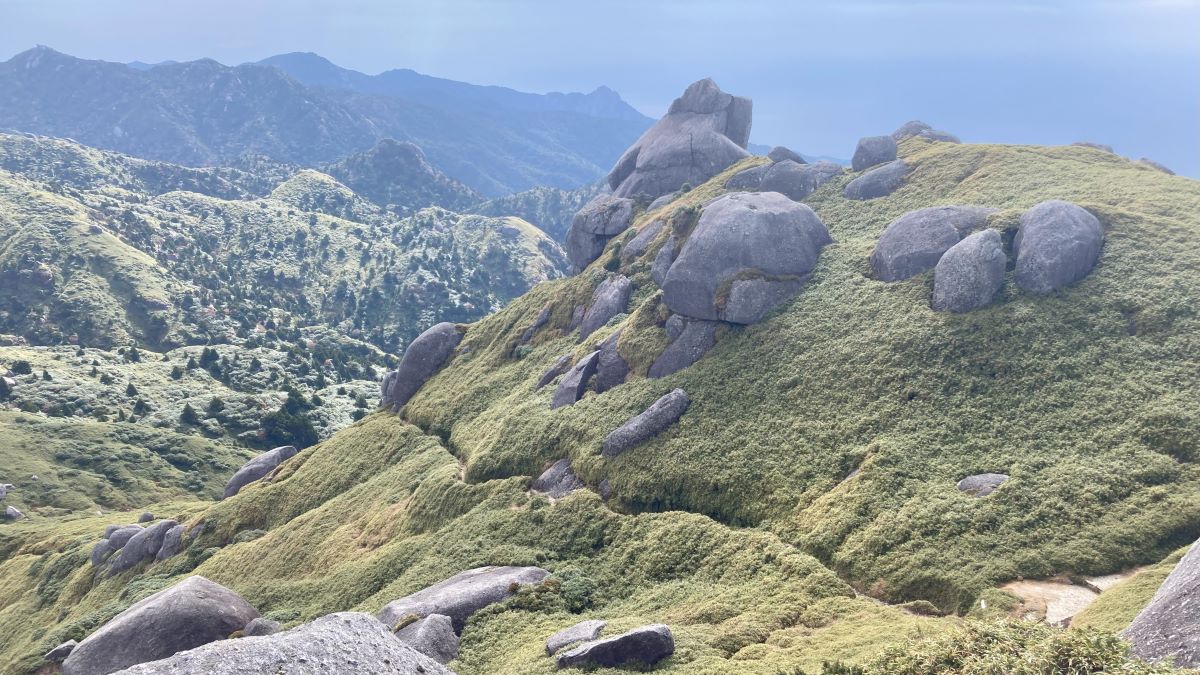 山と岩の景色