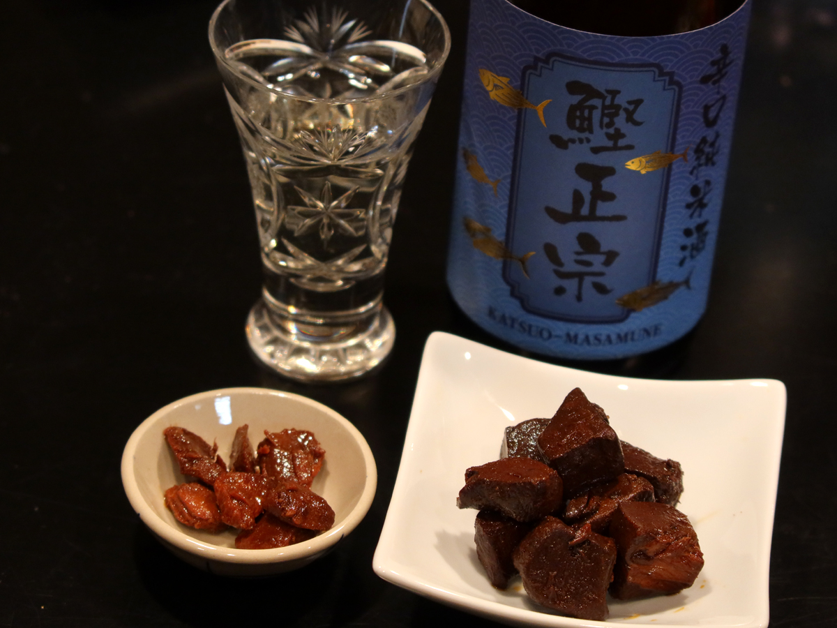 カツオの角煮と日本酒