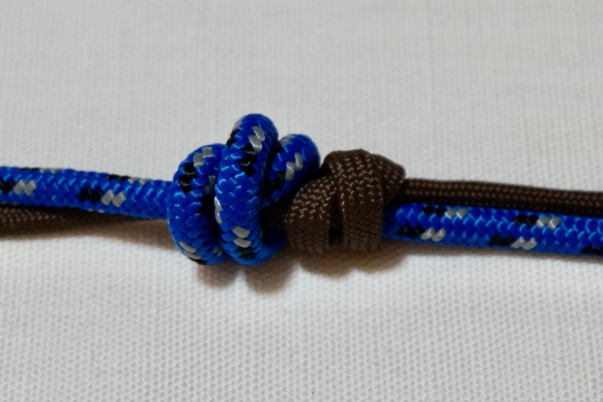 二重テグス結びはロープ同士をつなぐことができます。