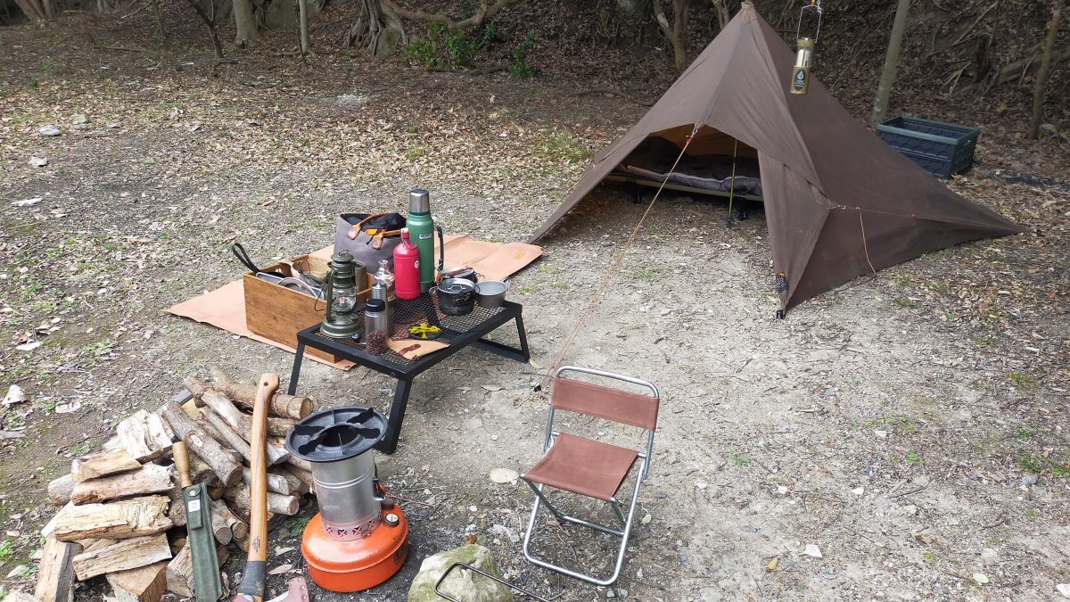 ソロキャンプのキャンプ地の様子。