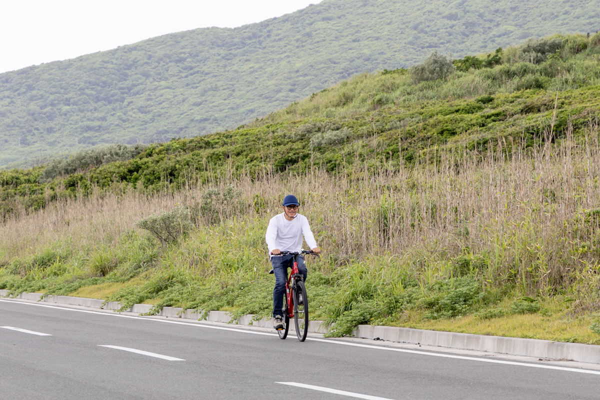 自転車に乗る筆者