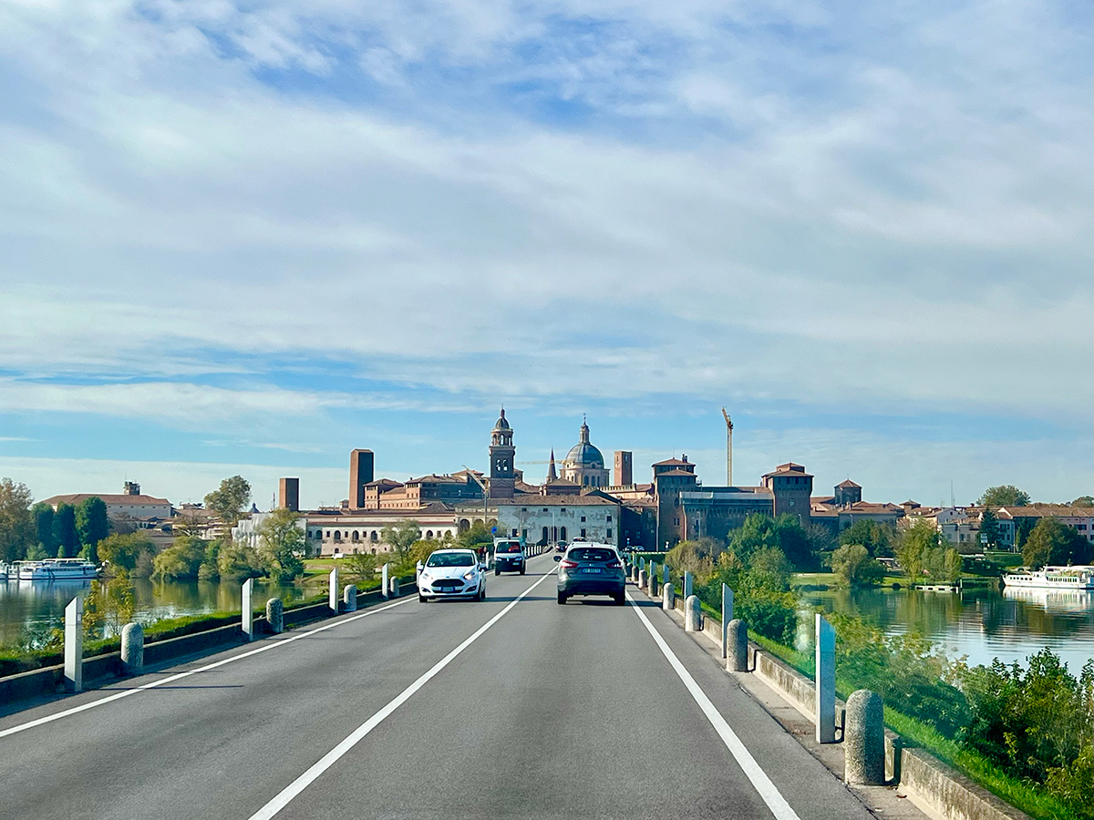 イタリアの道路