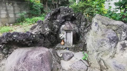 葛飾区・四つ木白髭神社の鳥居脇にひっそり佇む富士塚【プロハイカー斉藤正史のTOKYO山頂ガイド File.84】