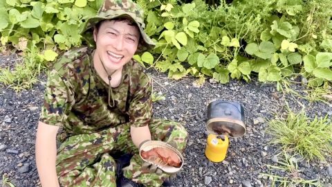 飯盒で鮭を燻製!? パパッと手軽に、しかも美味しい！【自衛隊出身芸人トッカグン小野寺の極上サバイバル飯 VOL.14】