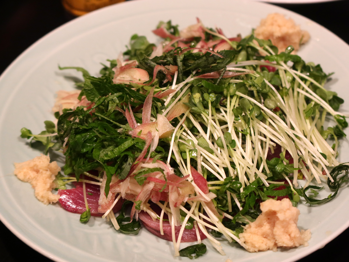 シンプルな鰹と香味野菜のサラダ