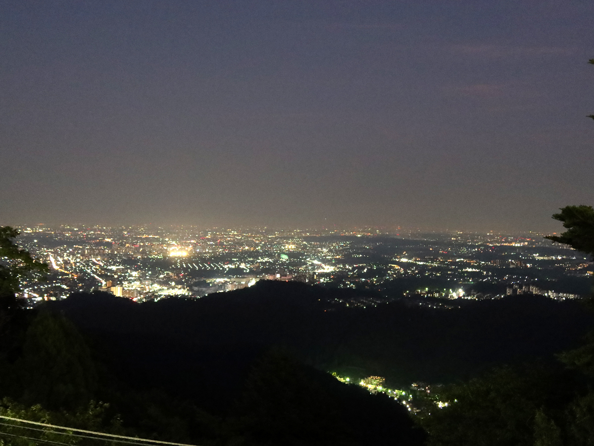 高尾山から望む都心の夜景