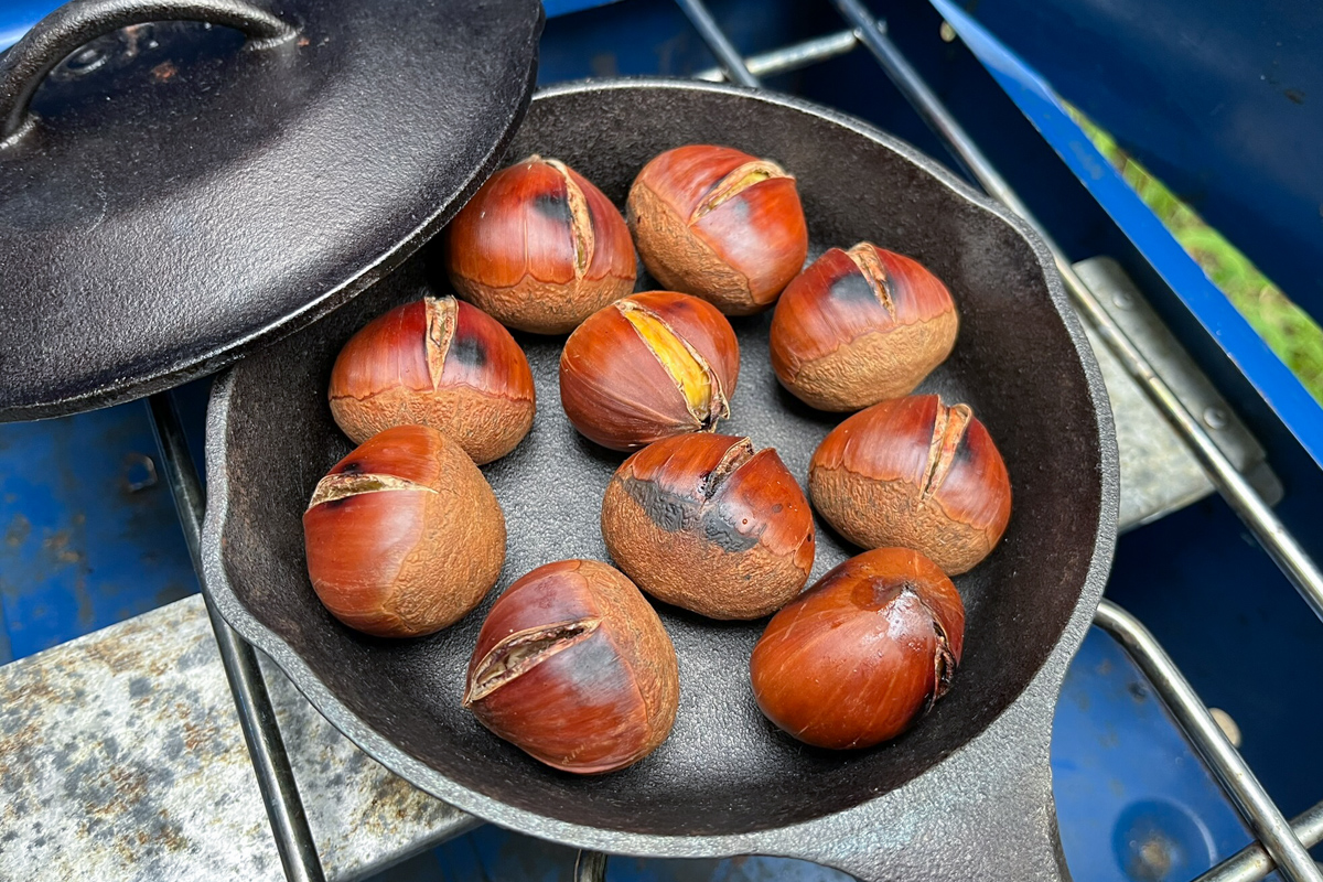 スキレットで焼いた焼き栗