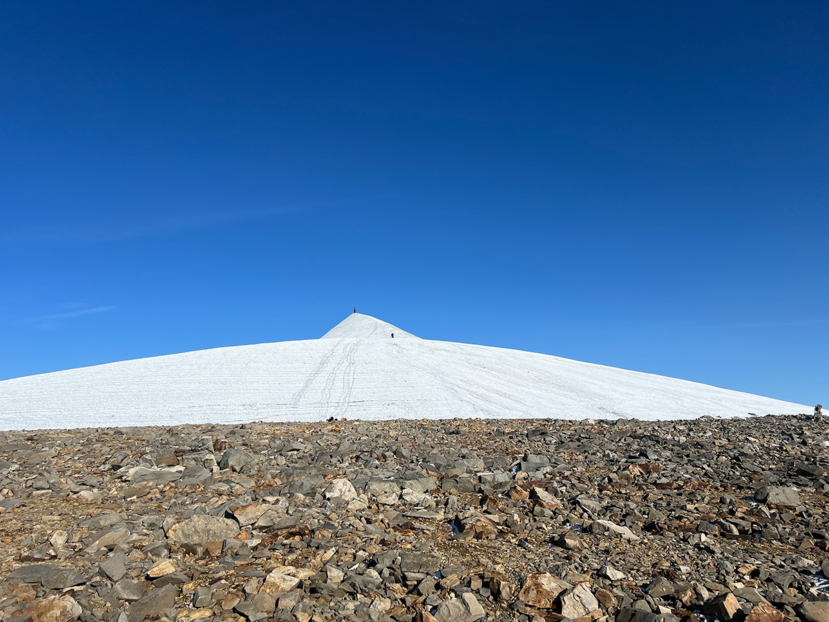 ケブネカイセ山頂