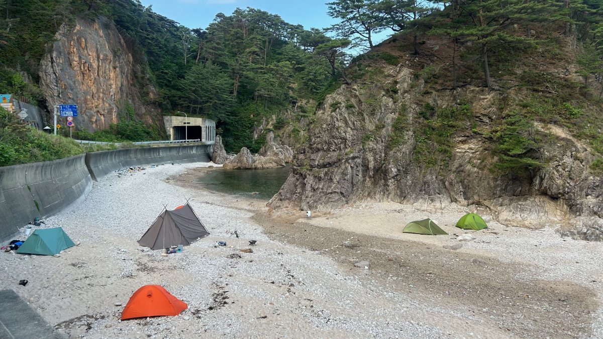 海辺でのテント泊