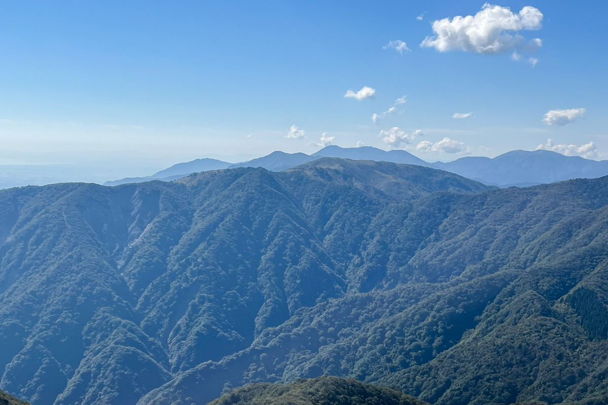 鈴鹿山脈の連山を望む