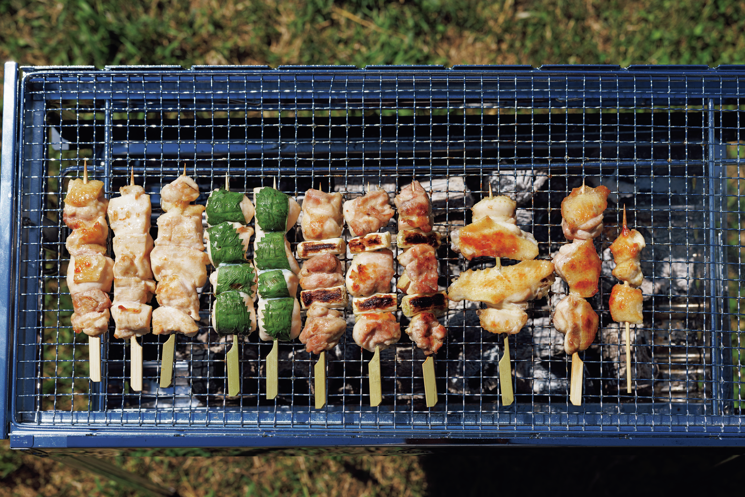 美味しい焼き鳥の作り方！100年続く老舗とりやが「丸鶏をさばく」ところから伝授