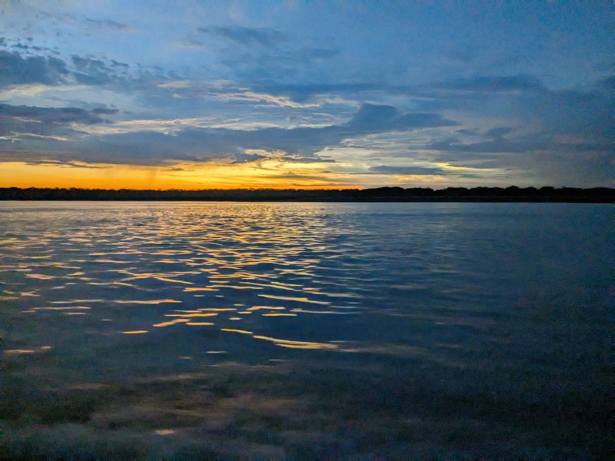 夕方のウカヤリ川