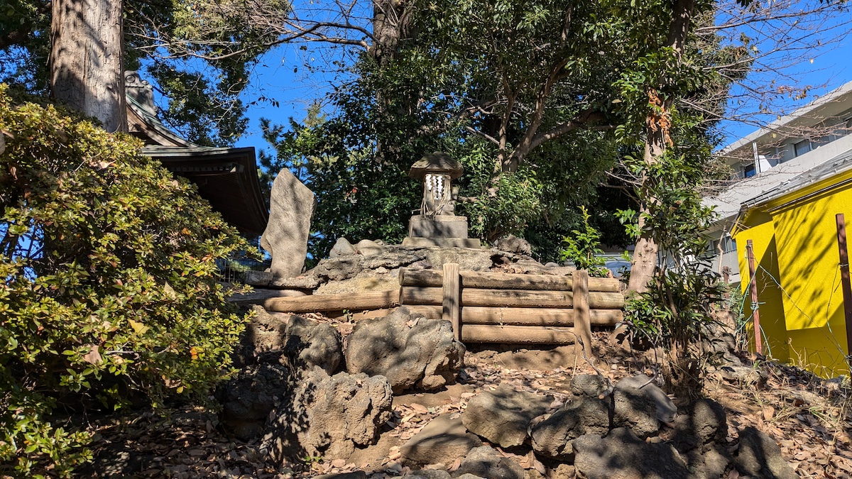 180年以上前から親しまれてきた練馬区・氷川神社の富士塚【プロハイカー斉藤正史のTOKYO山頂ガイド File.111】