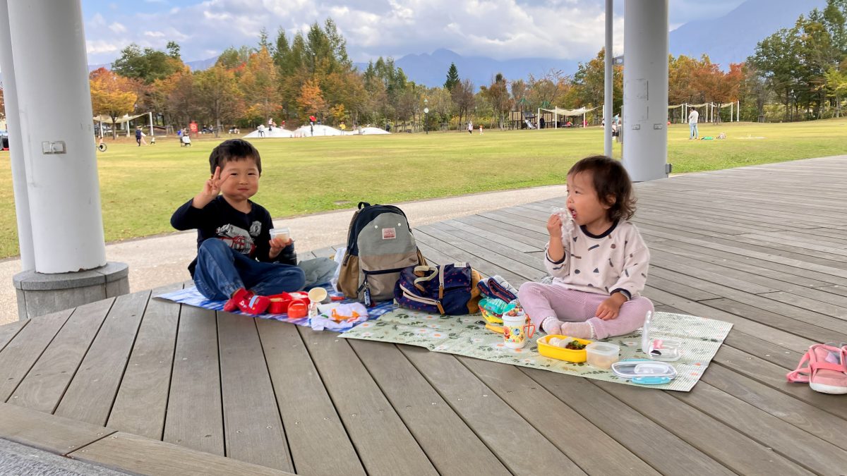 休憩する子ども