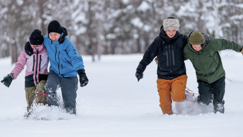 寒さも吹き飛ぶ！大人も子どもも一緒に盛り上がる「雪遊び」10連発