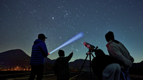 星空観察は今が旬！空気が澄んだ冬の夜空は天然のプラネタリウムだ～