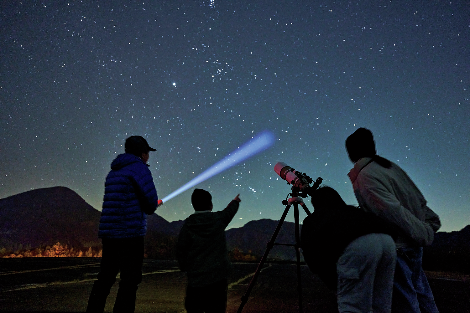 星空観察は今が旬！空気が澄んだ冬の夜空は天然のプラネタリウムだ～