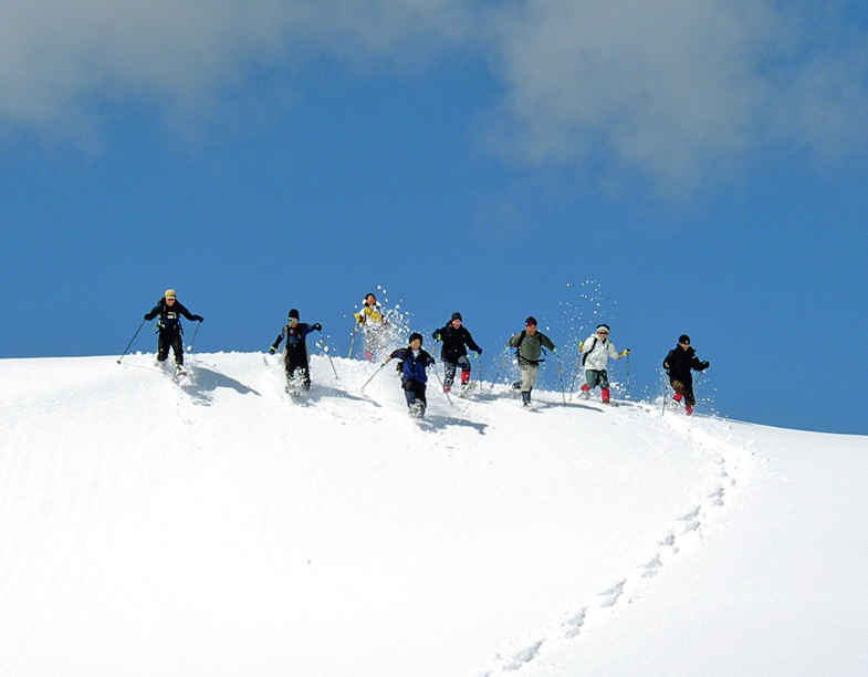 冬こそ行ってみたい！思い切り雪遊びができるキャンプ場＆宿15選