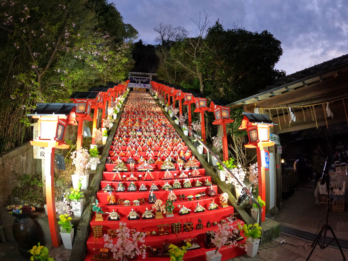 ビッグひな祭り勝浦のひな壇