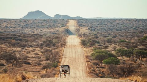 最強ポジティブな人力車の旅人・ガンプ鈴木さんが苦しんだナミビアの地、そこで気づいた「走り続ける本当の理由」