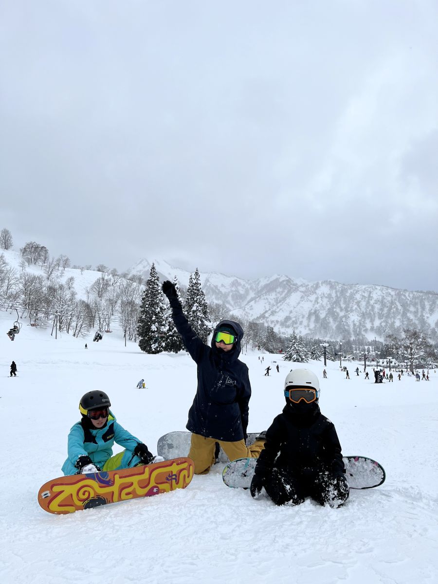 キャンピングカーで雪遊びへ