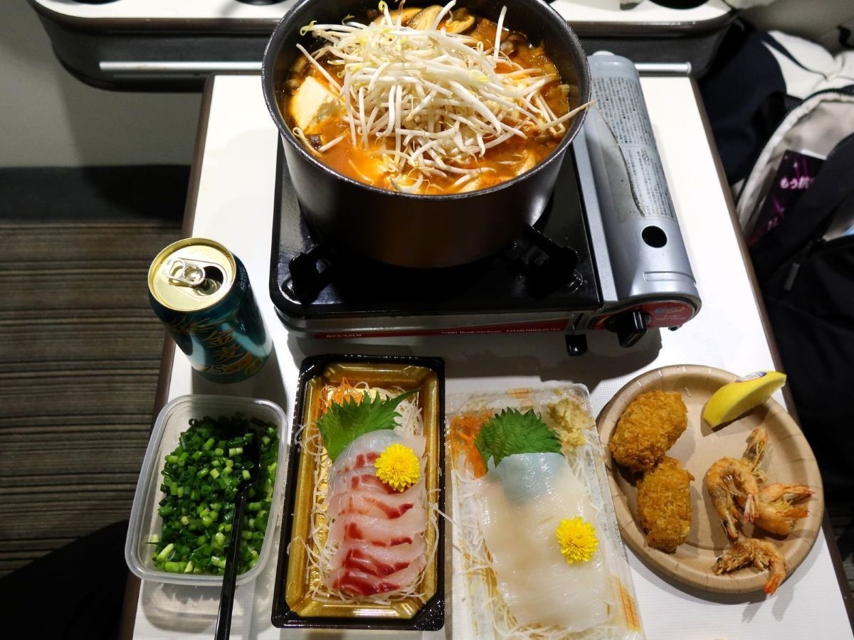 夜は鍋を食べる