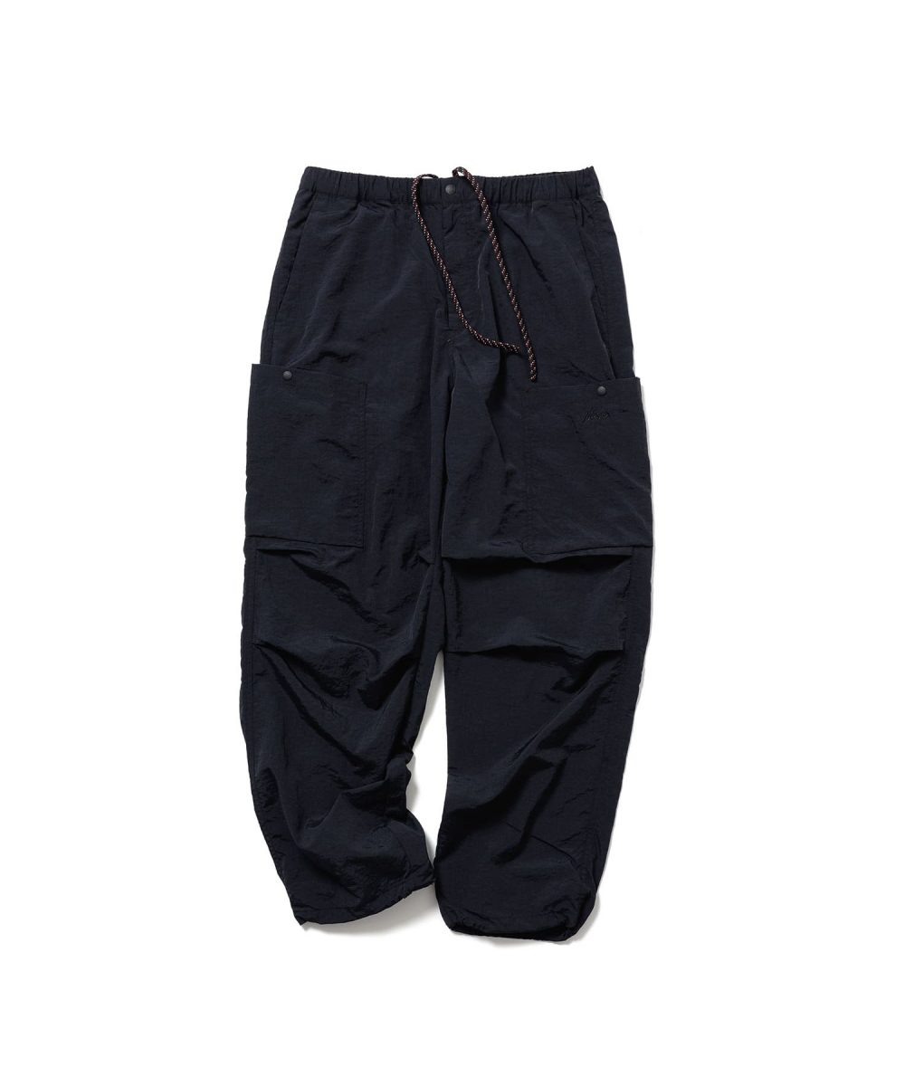 「NYLON TUSSER CARGO PANTS」¥15,400 